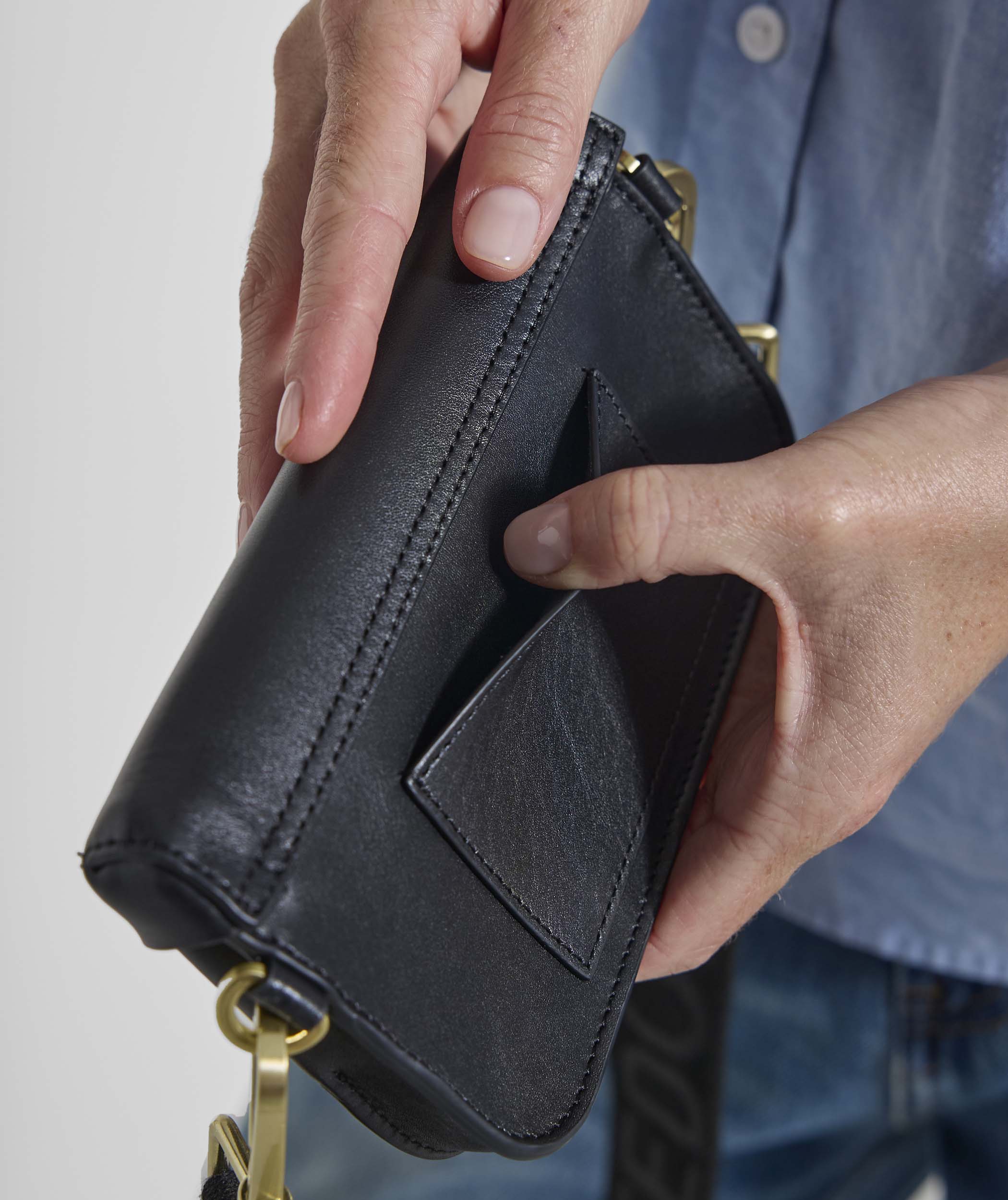 Anna Cellphone Crossbody - Black