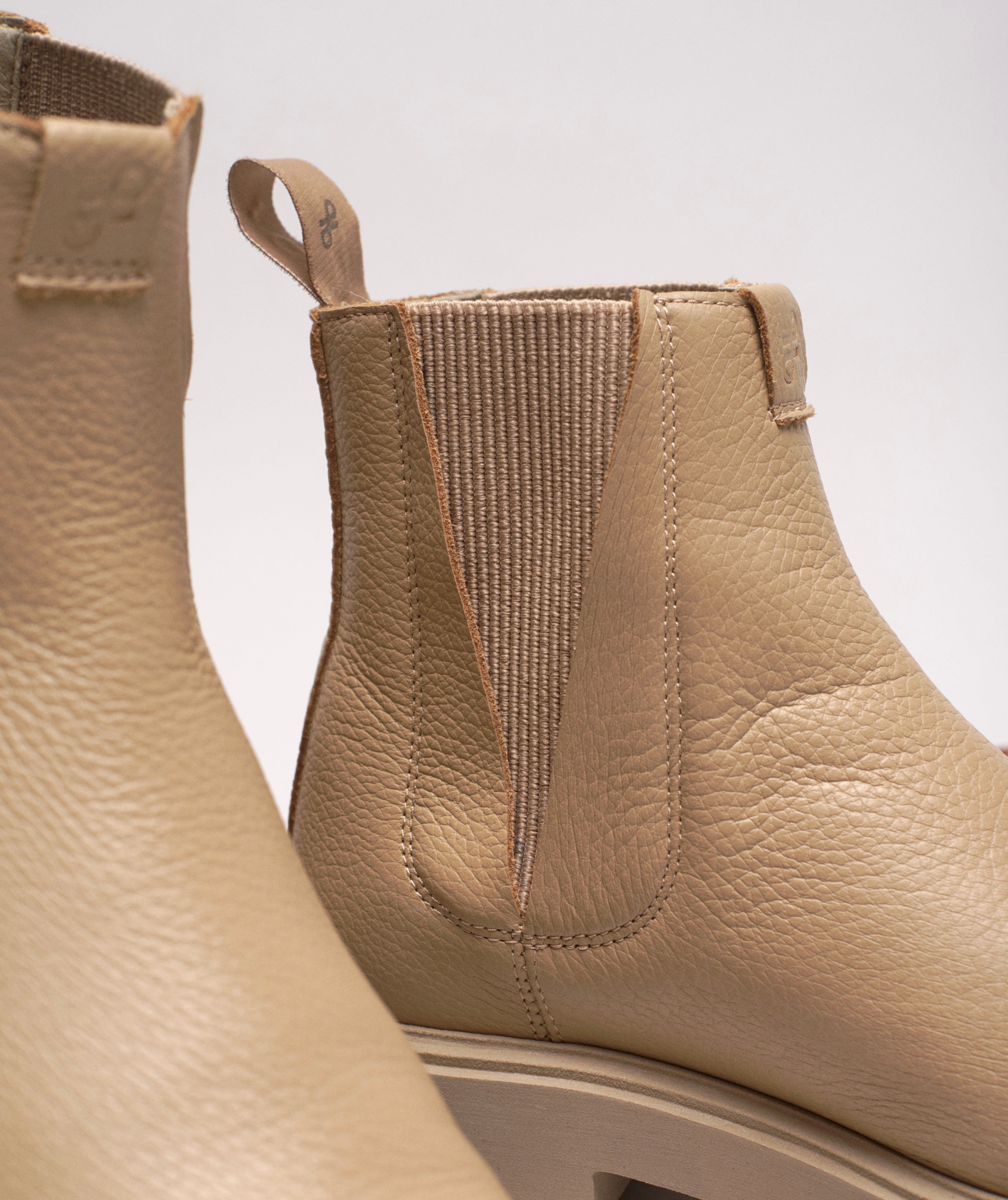 Ladies Chelsea Boots - Nude