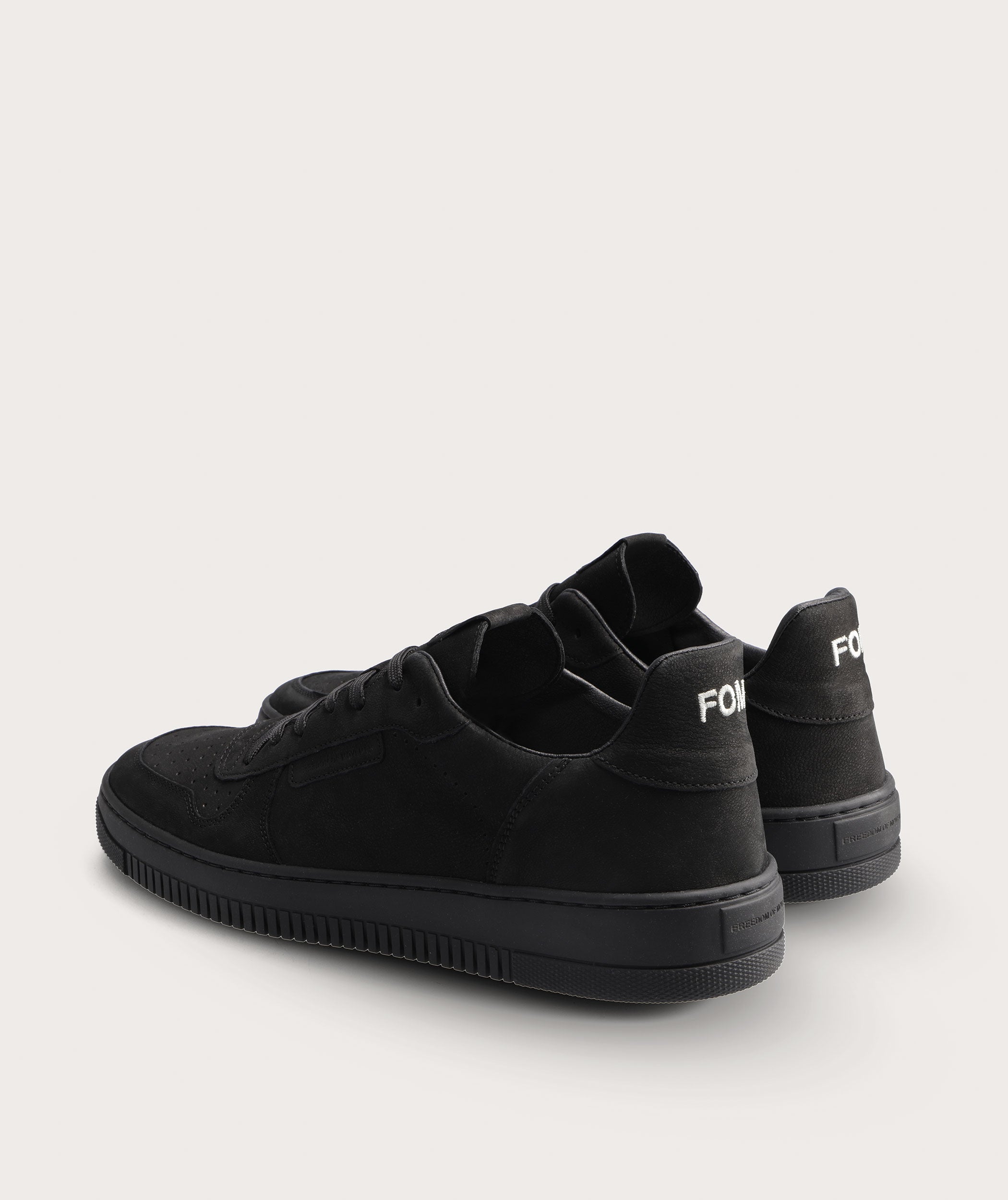 FOM Damen Sneaker Triple Black