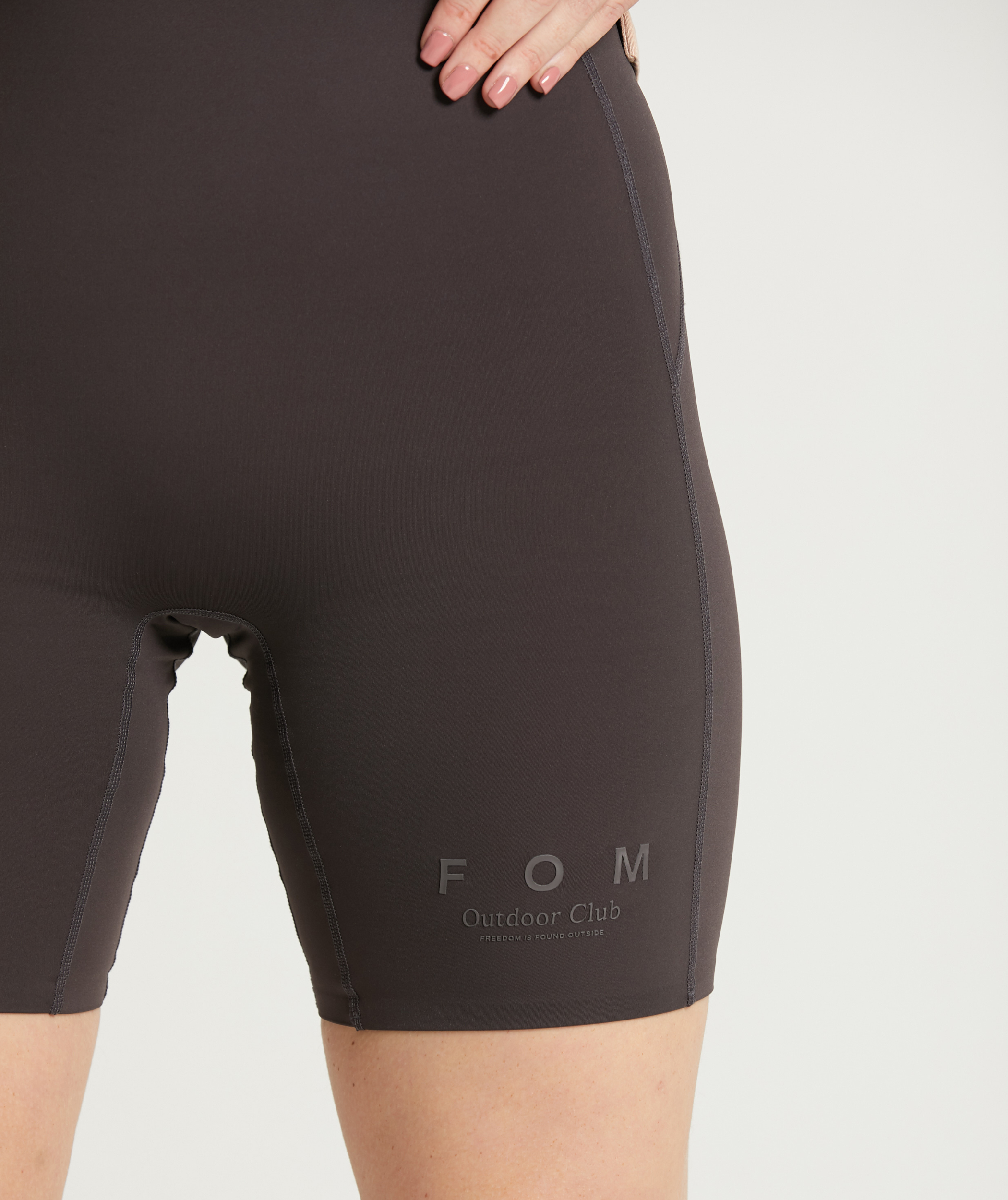 Damen Outdoor-Aufwärmshorts - Ebenholz